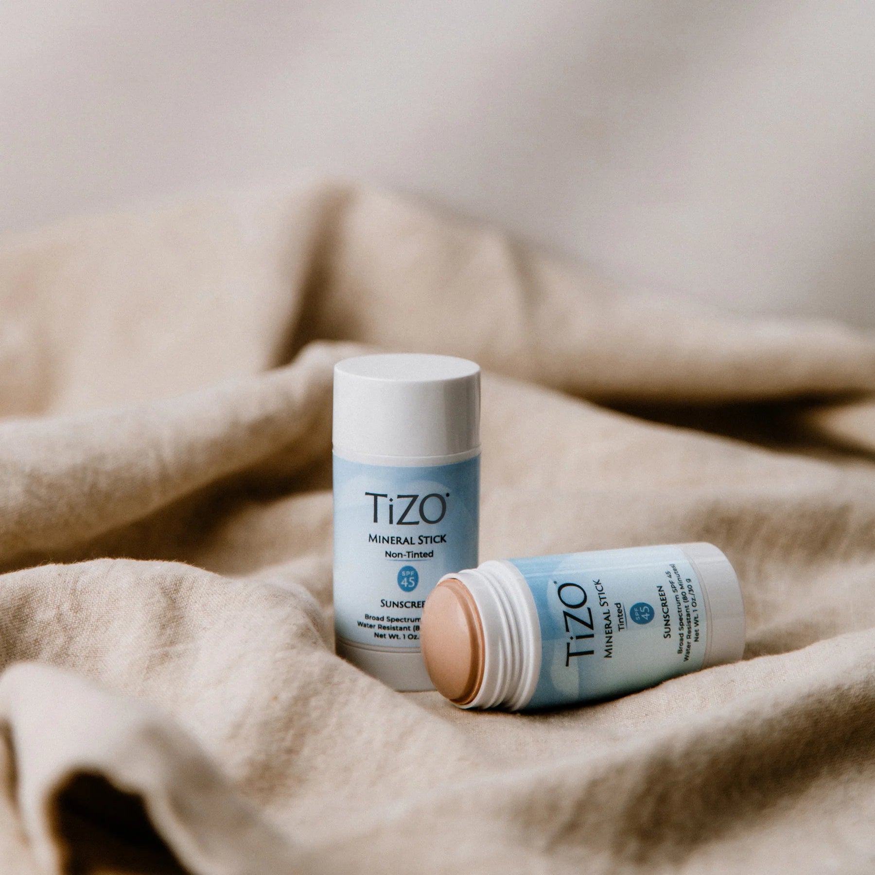 Tizo Protector solar mineral en stick con color SPF25 30 g